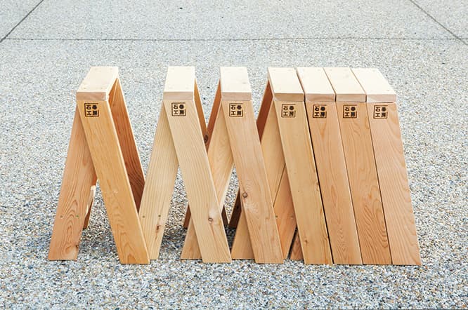 AAスツール（2012年）©吉次史成