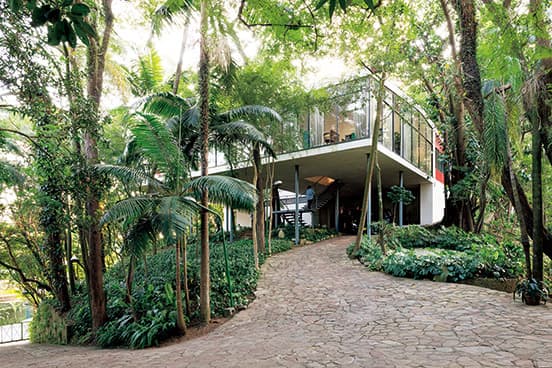 〈ガラスの家〉。リナの最初の作品となった夫妻の自邸。