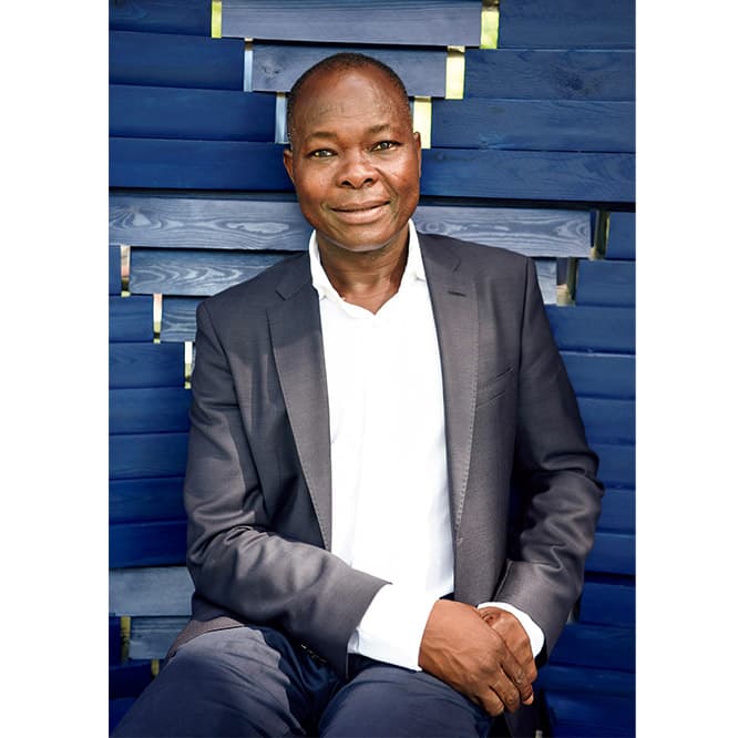 ベルリンにオフィスを構え、アーガ・ハーン建築賞受賞歴もあるフランシス・ケレ。