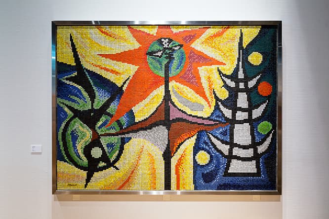 モザイクタイル作品《明日の神話》（1952年）。「第4回読売アンデパンダン」展に出品され、これを見た坂倉準三が岡本太郎に壁画を依頼することになった。