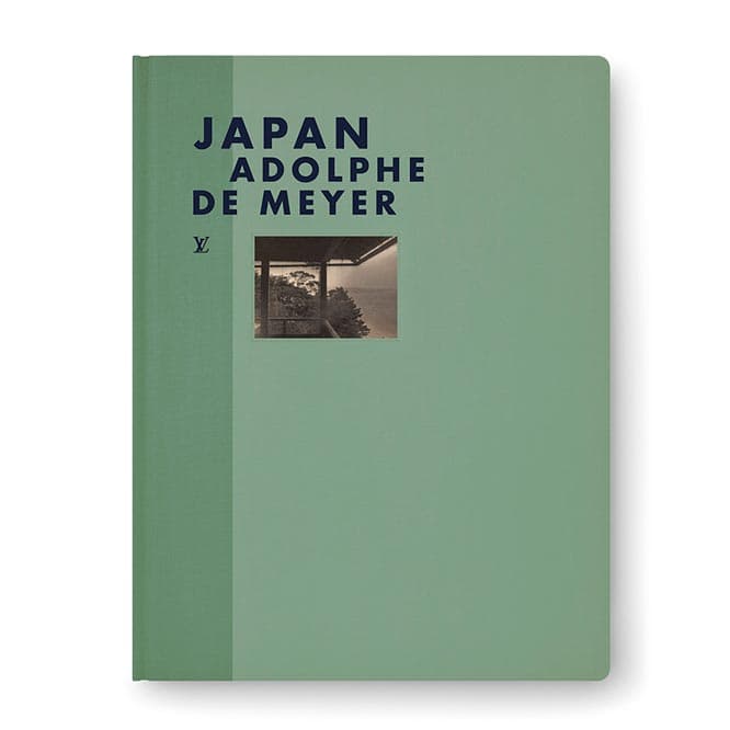 『ファッション・アイ　ジャパン』6,270円。シルクスクリーンプリントを施した布地のバインディングが特徴的。