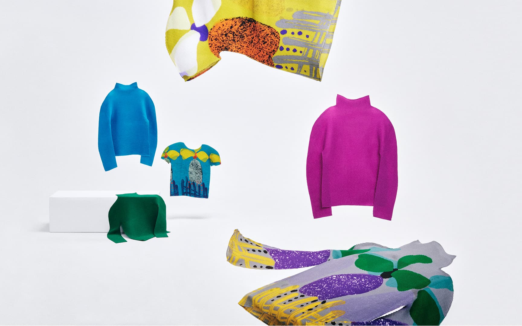 私をもっと軽やかにする。〈me ISSEY MIYAKE〉ストレッチプリーツの魅力。