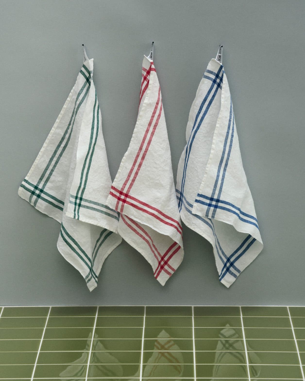 麻織物の老舗が確かな技で織り上げた、手触りの良いリネンキッチンタオル＆クロス。