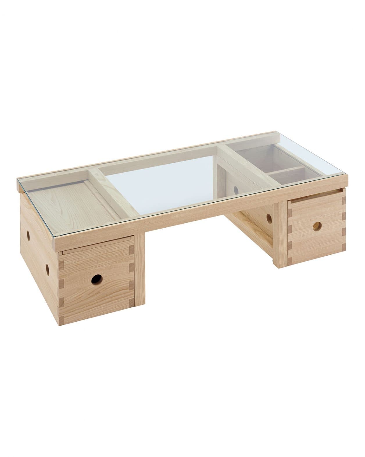 NYの〈Lichen〉と〈カリモク家具〉による収納家具がデビュー。