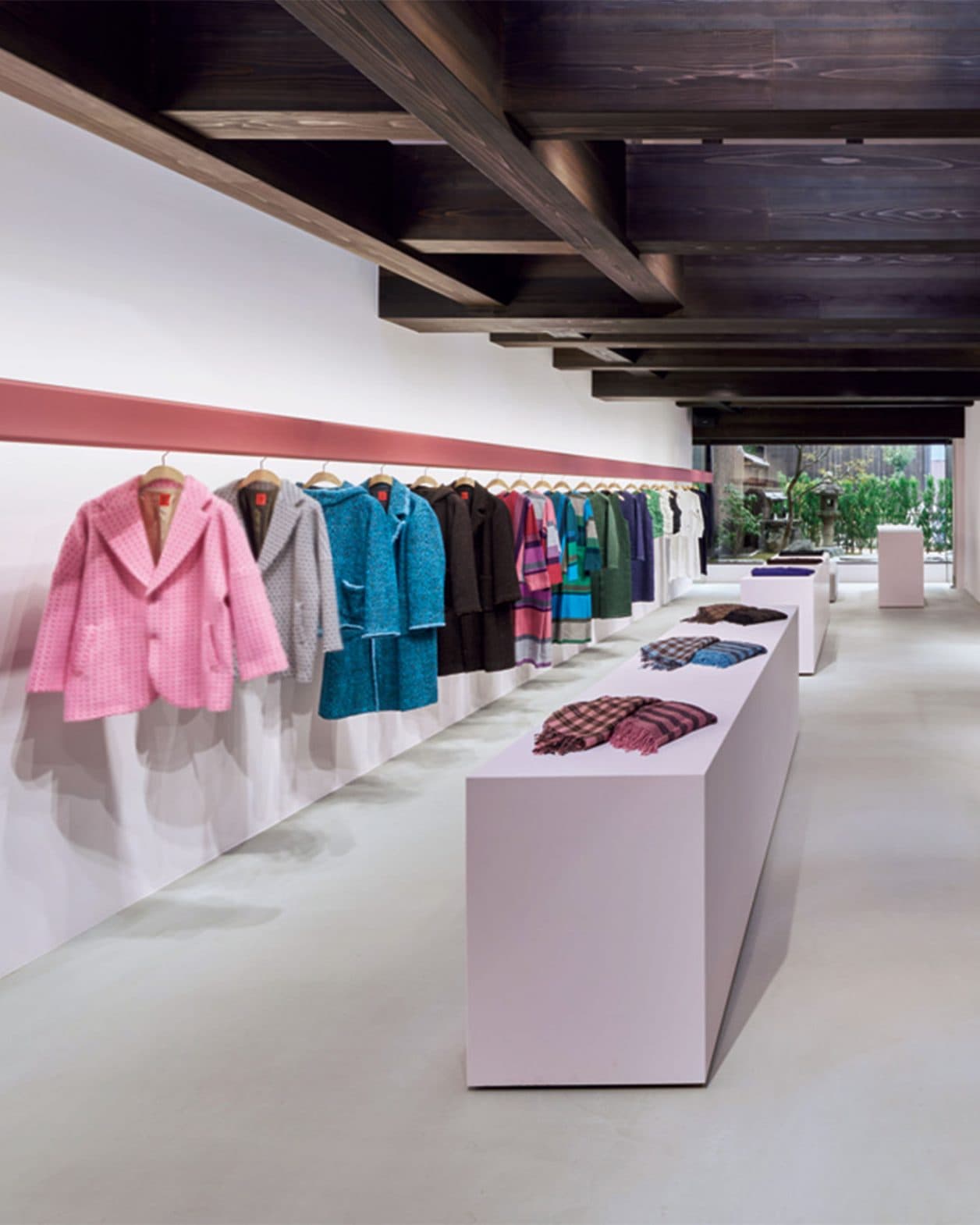 吉岡徳仁が手がけた〈HaaT〉の新店が京都にオープン。桜色がキーカラーの町家が誕生。