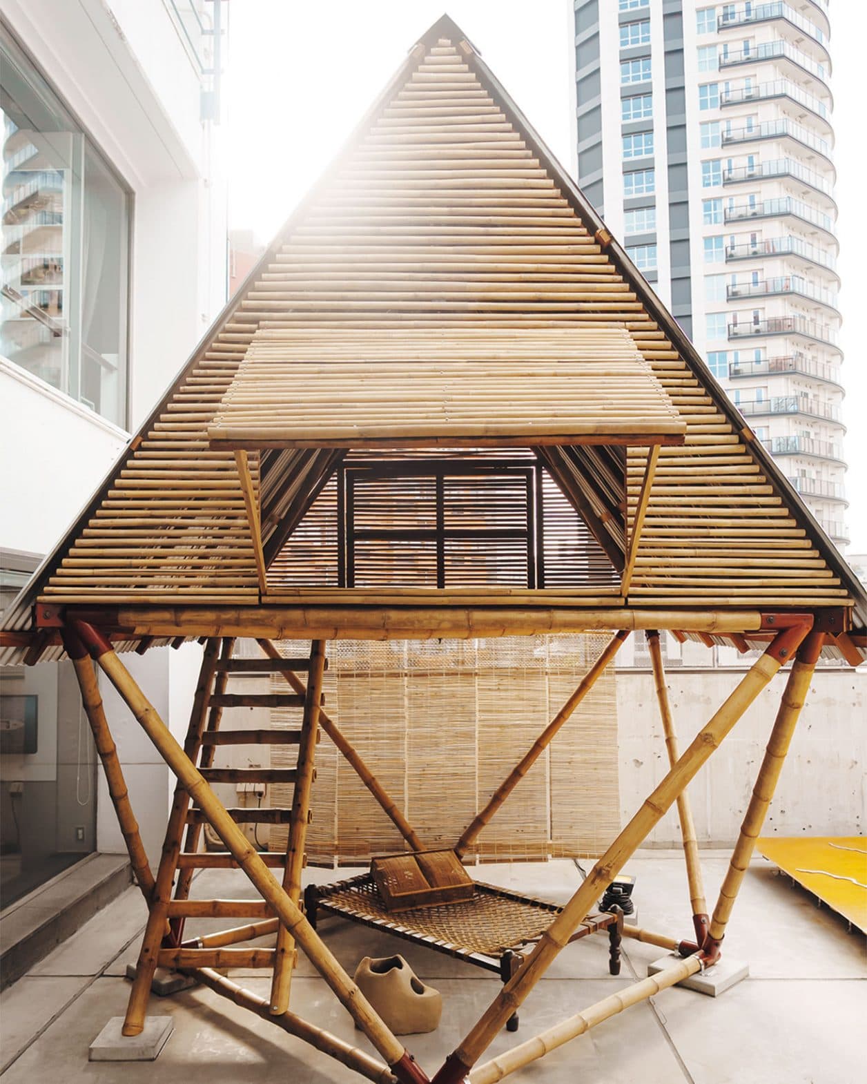 世界最注目の建築家、マリーナ・タバサムの個展。可動式住宅も出現！