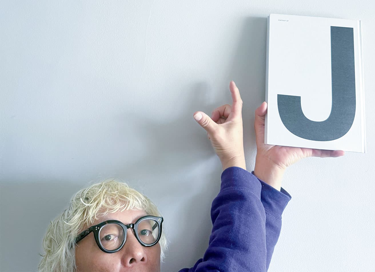 ホンマタカシ　近作に『17 by Takashi Homma』（DASHWOOD BOOKS）がある。2025年12月20日まで東京・六本木〈TARO NASU〉にて個展『2025年のホンマタカシ』を開催。