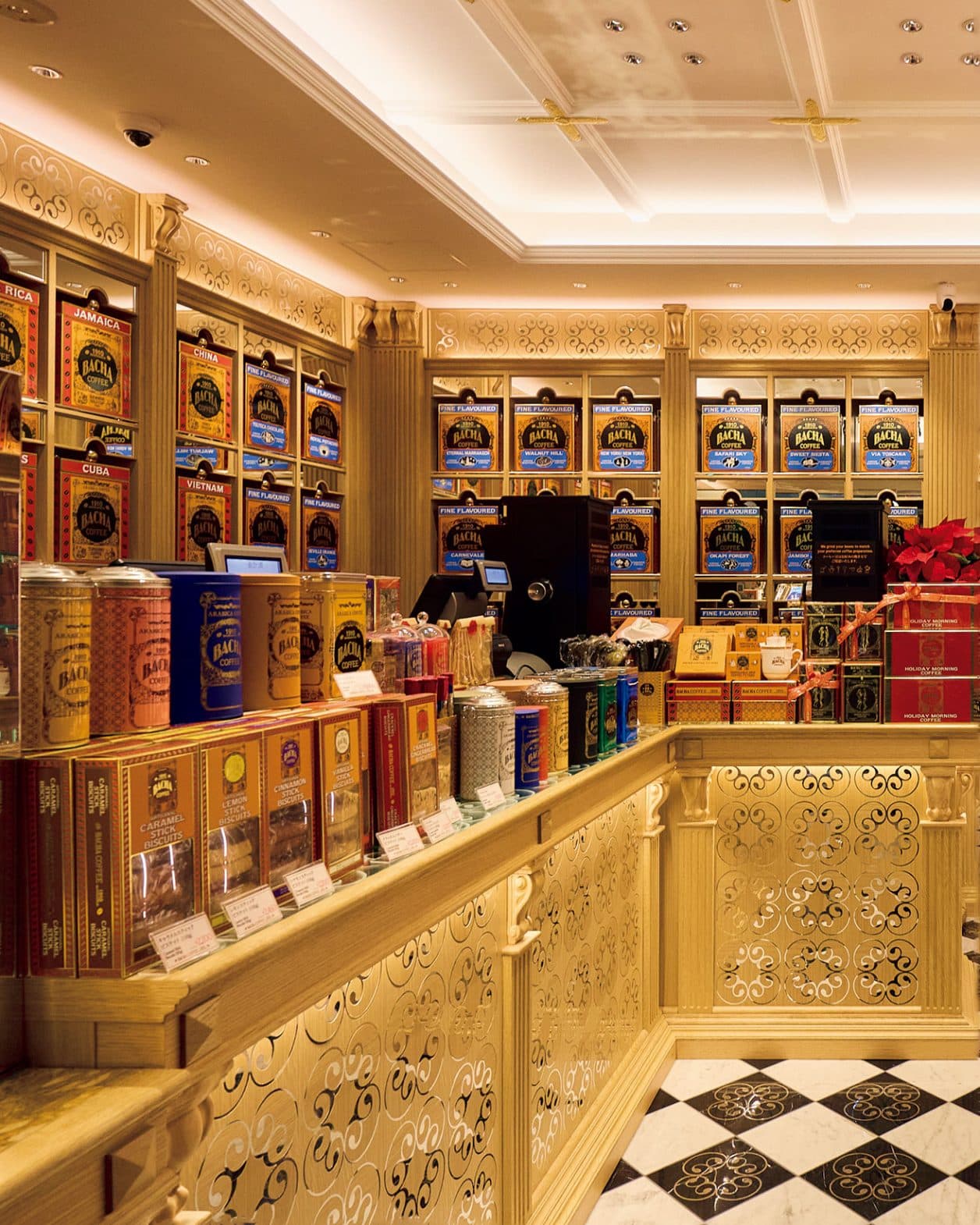 長山智美 デザイン狩人｜Bacha Coffee GINZA♡