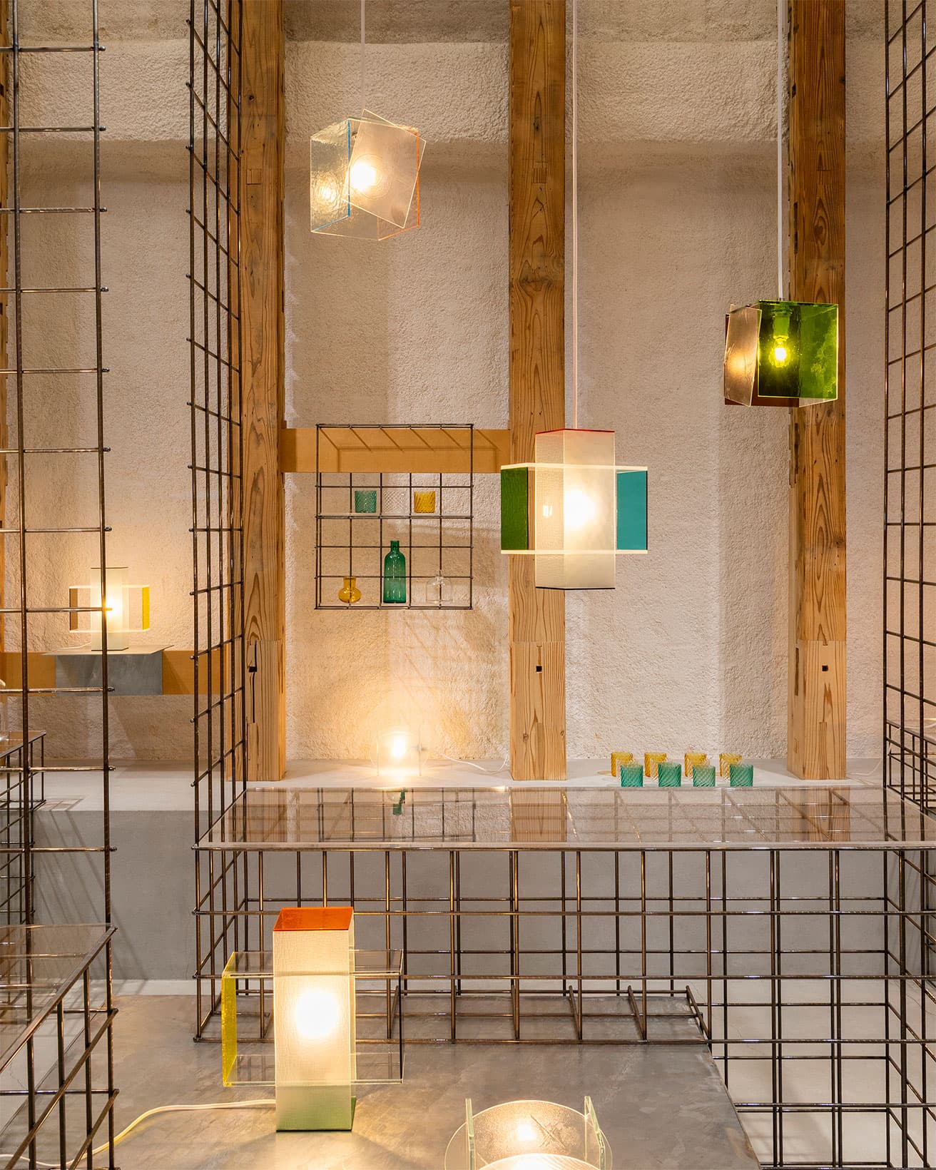 Special Lampshade 88,000円、Hanging Lampshade Multi 46,200円、Table Lampshade  46,200円（照明作品はすべて一点物で完売次第終了）