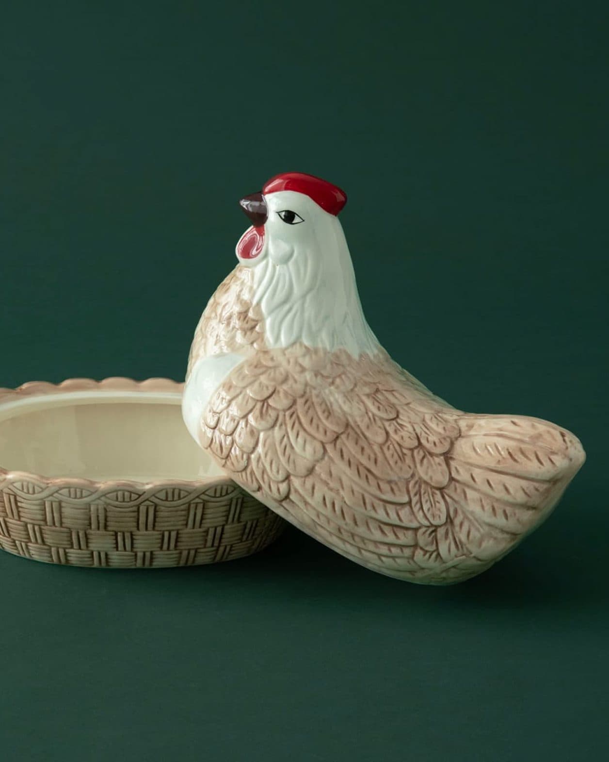 程よくリアルなニワトリの常温卵入れ。小物やお菓子、玄関の鍵入れにも。