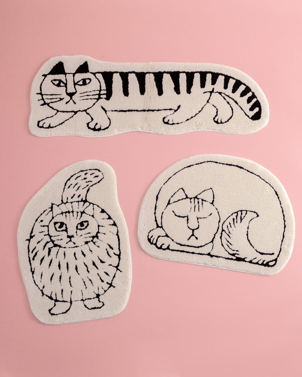 リサ・ラーソンの「スケッチねこたち」マット。お手頃＆洗濯OKで、動物の家族がいるご家庭にも！