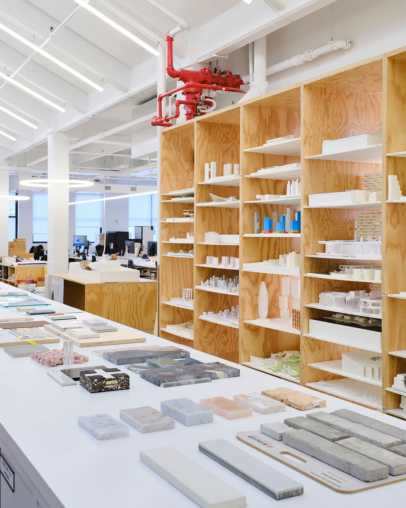 貴重なアーカイブ室。