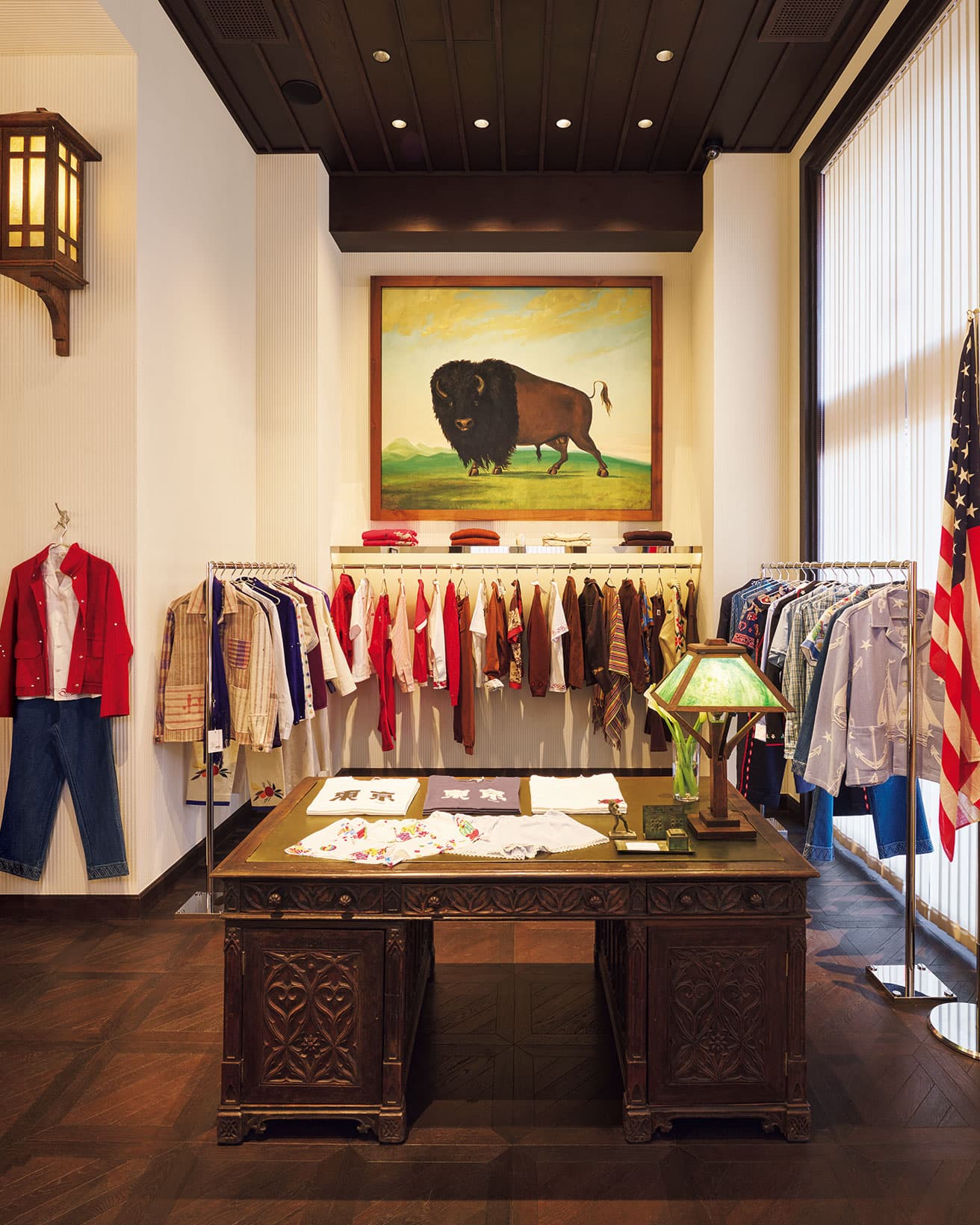 ケネディ大統領時代の執務室（オーバル・オフィス）をイメージしたというインテリアアイテムの数々も注目だ。