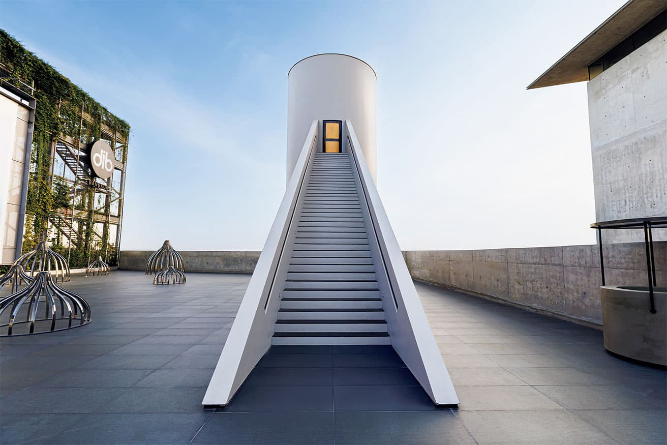 ジェームズ・タレル《Straight Up, 1998》（2025）。photo_Watcharapong Sermwichitchai