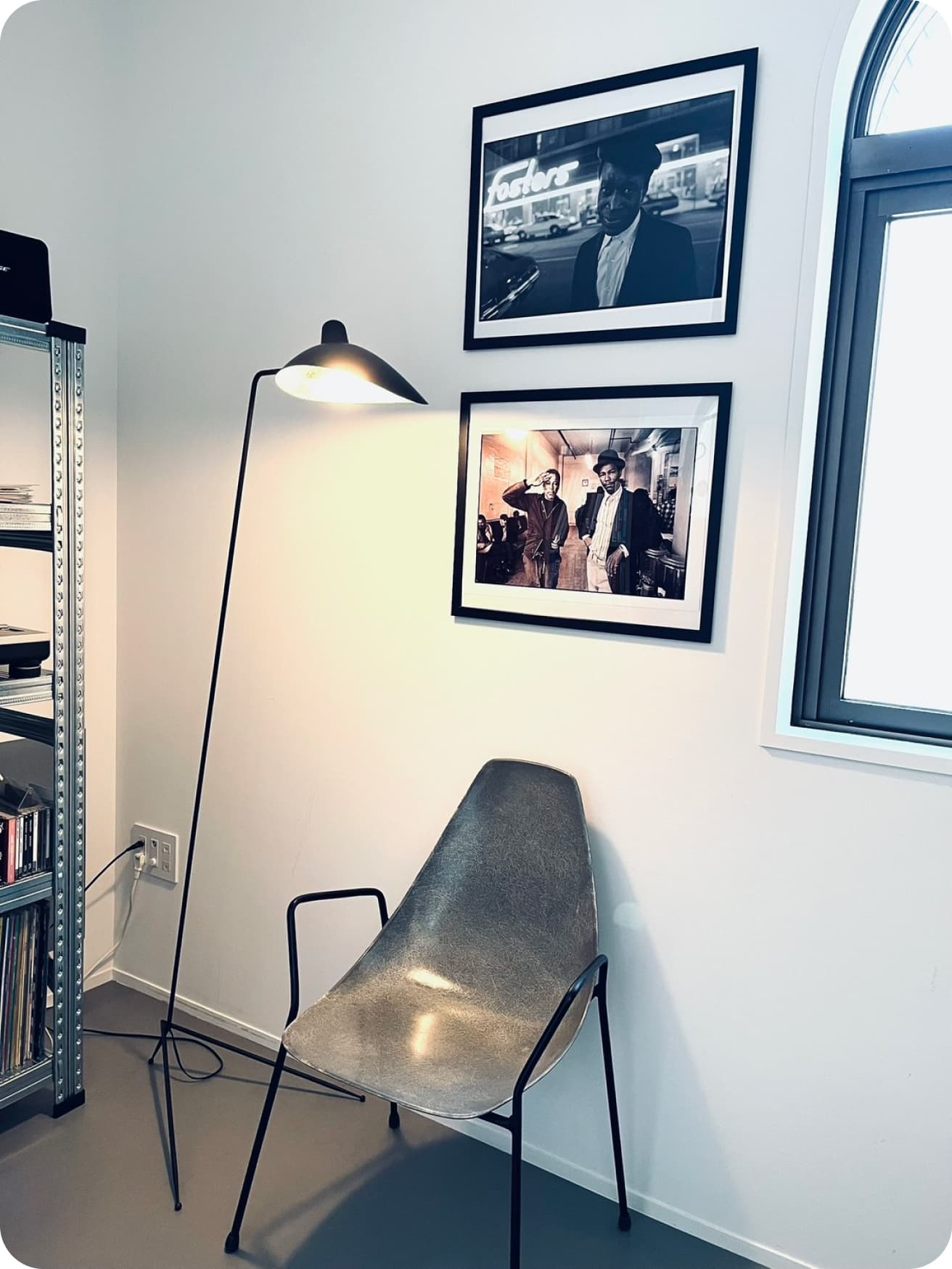 セルジュ・ムーユの名作《ランパデール アン ルミエール》は光石さんの書斎に。
