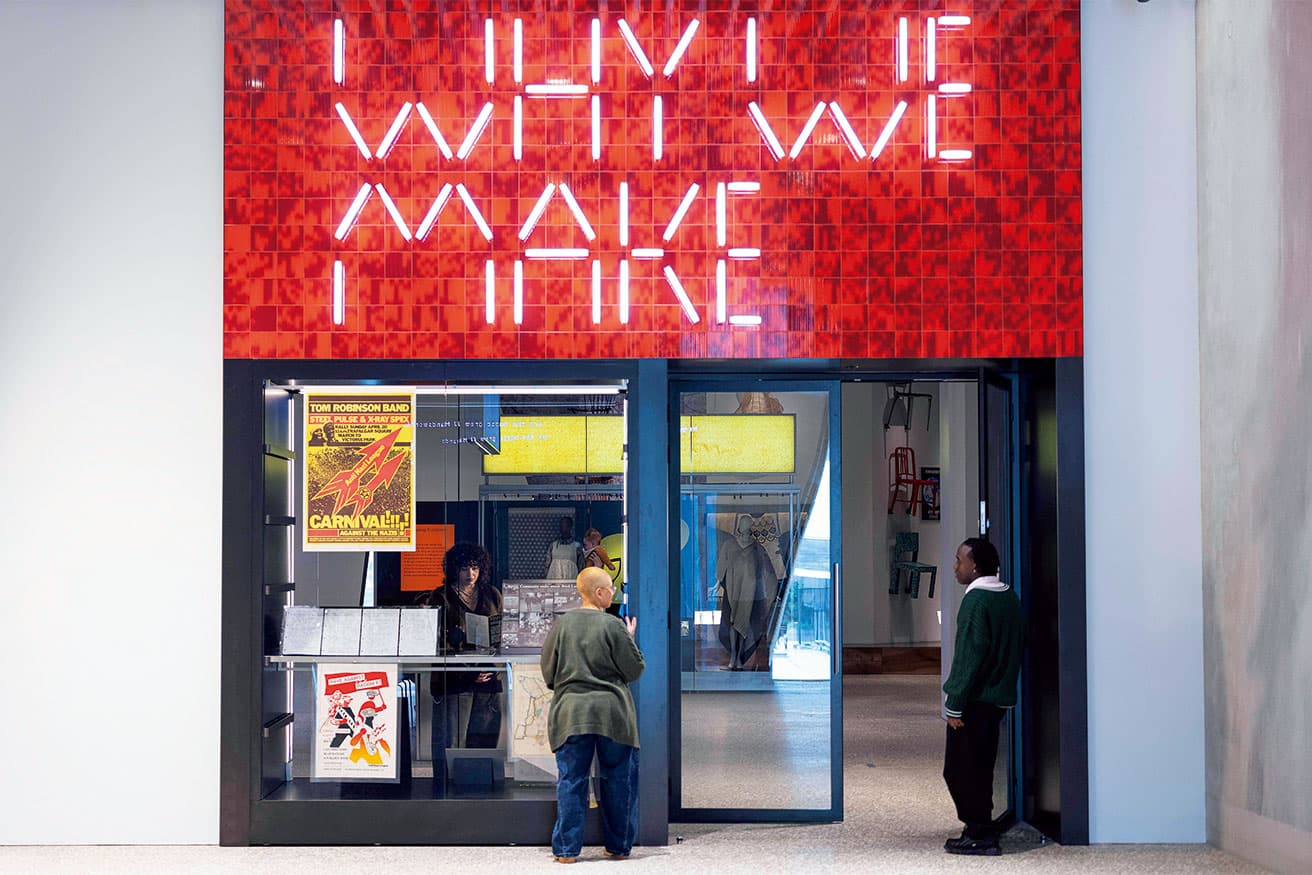 常設『Why We Make』では各文化からの500点余りを展示する。photo_(c) David Parry for V&amp;A