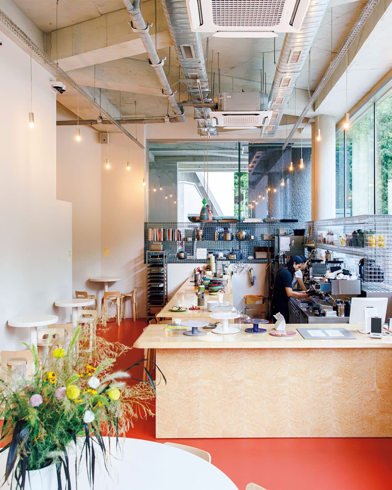 ソウル・西村発の人気ブランチカフェ〈dekad〉に待望の2号店が登場。