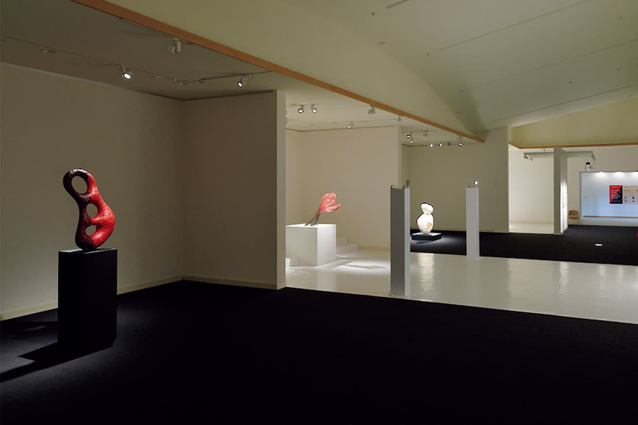 アートの域に達した竹芸作品が並ぶ。