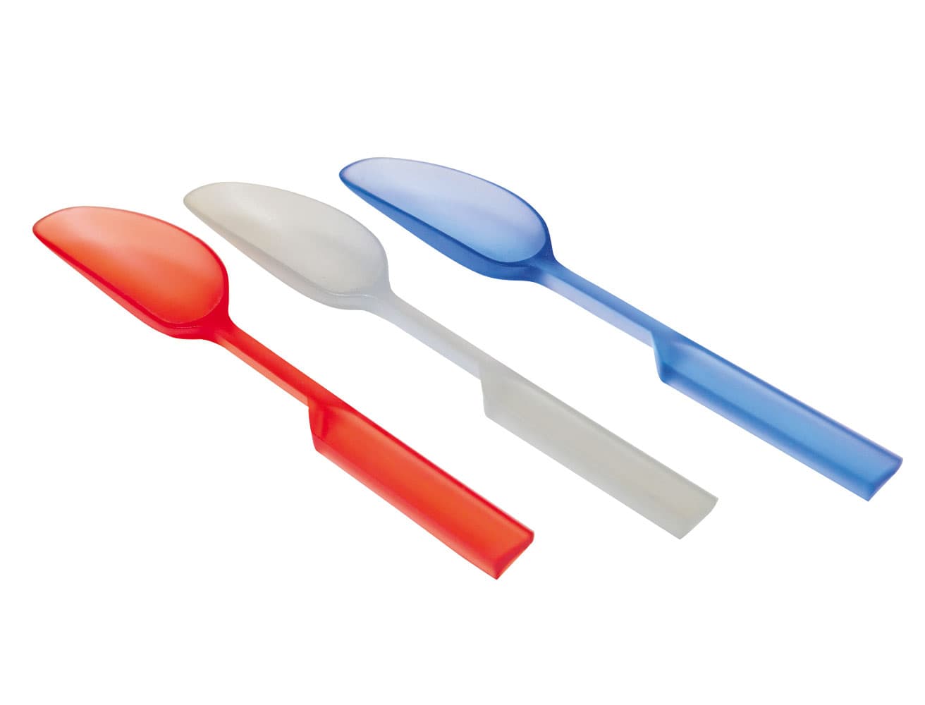 アキッレ・カスティリオーニ　ユーモアと合理性が同居したレディメイドシリーズをはじめ、日用品の観察を起点に革新的な照明や家具を生んだイタリアを代表するデザイナー。●Fukasawa’s Comment：左右非対称のスプーン《スリーク》は瓶の内側に残るマヨネーズをすくい取るためにこうした形になってる。そういうことに気づくと嬉しいんです。