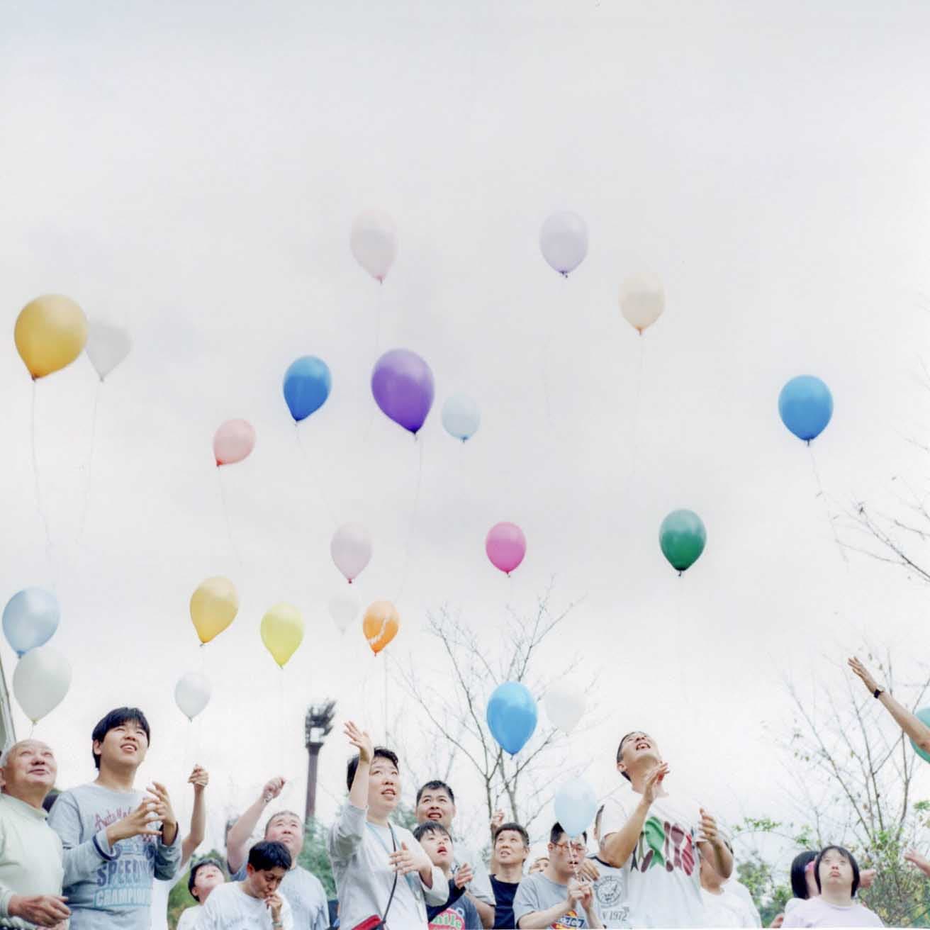 川内倫子による映像作品より。