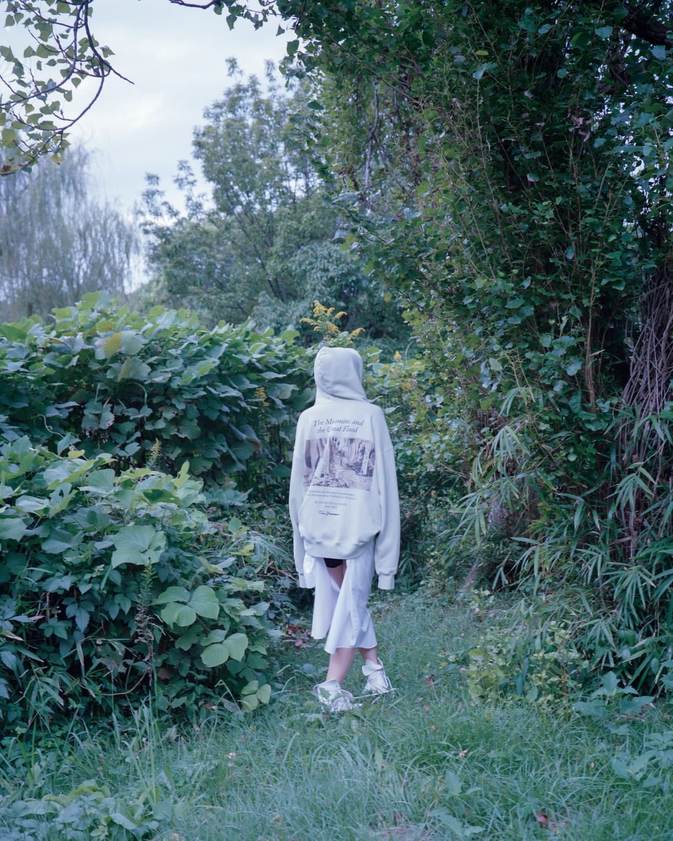 スウェーデンのホームウェアブランド〈マグニバーグ〉の新作コレクション《Magniberg ＆ Moomin》。写真家・ホンマタカシの撮影によるキャンペーンビジュアル。