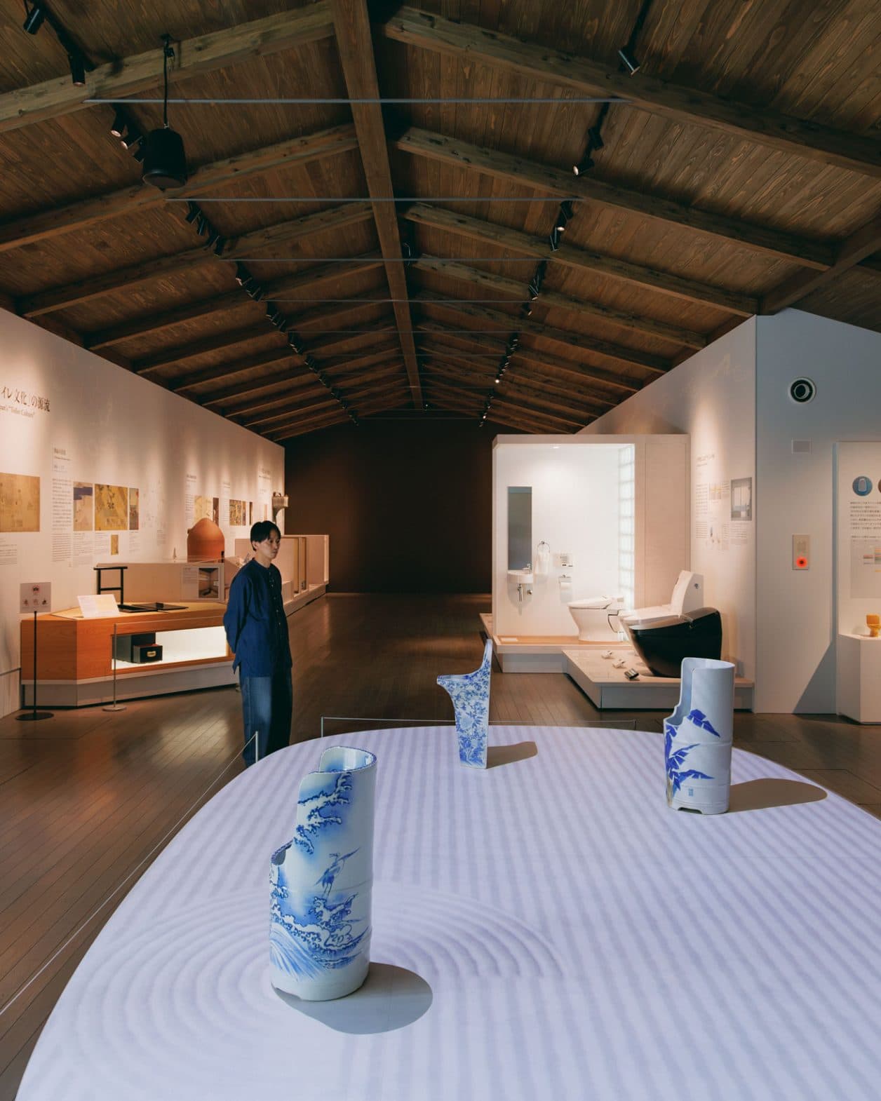 VUILD 秋吉浩気が辿る〈LIXIL〉水まわりデザインの過去と未来の風景。