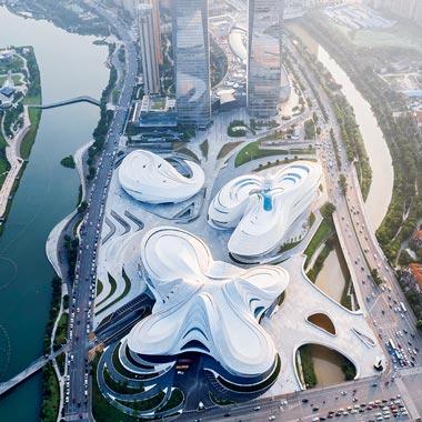 ザハ・ハディドの大型作品が、またしても中国に完成。