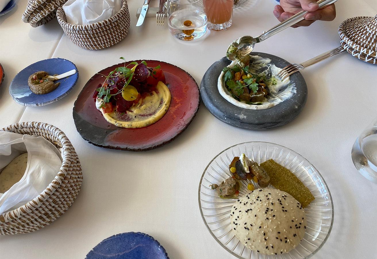 〈カタール国立博物館〉にあるアラン・デュカスのレストラン〈Jiwan Restaurant〉。photo_Megumi Yamashita