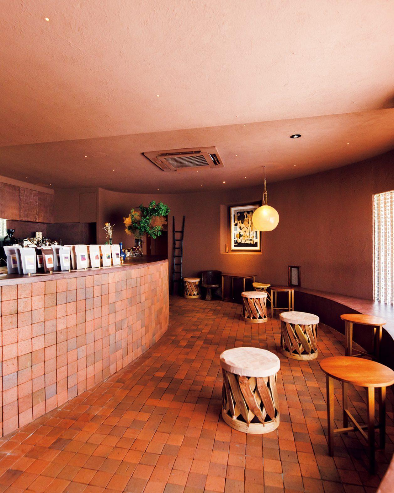福岡の名ロースター〈コーヒーカウンティ〉による東京初店舗。