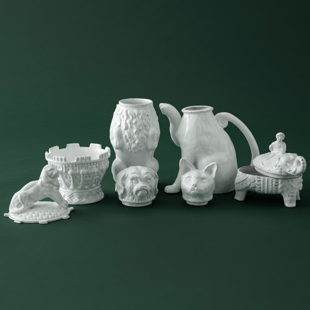 一つひとつのパーツも丁寧に作られ、蓋を外しても優雅さを失わない。