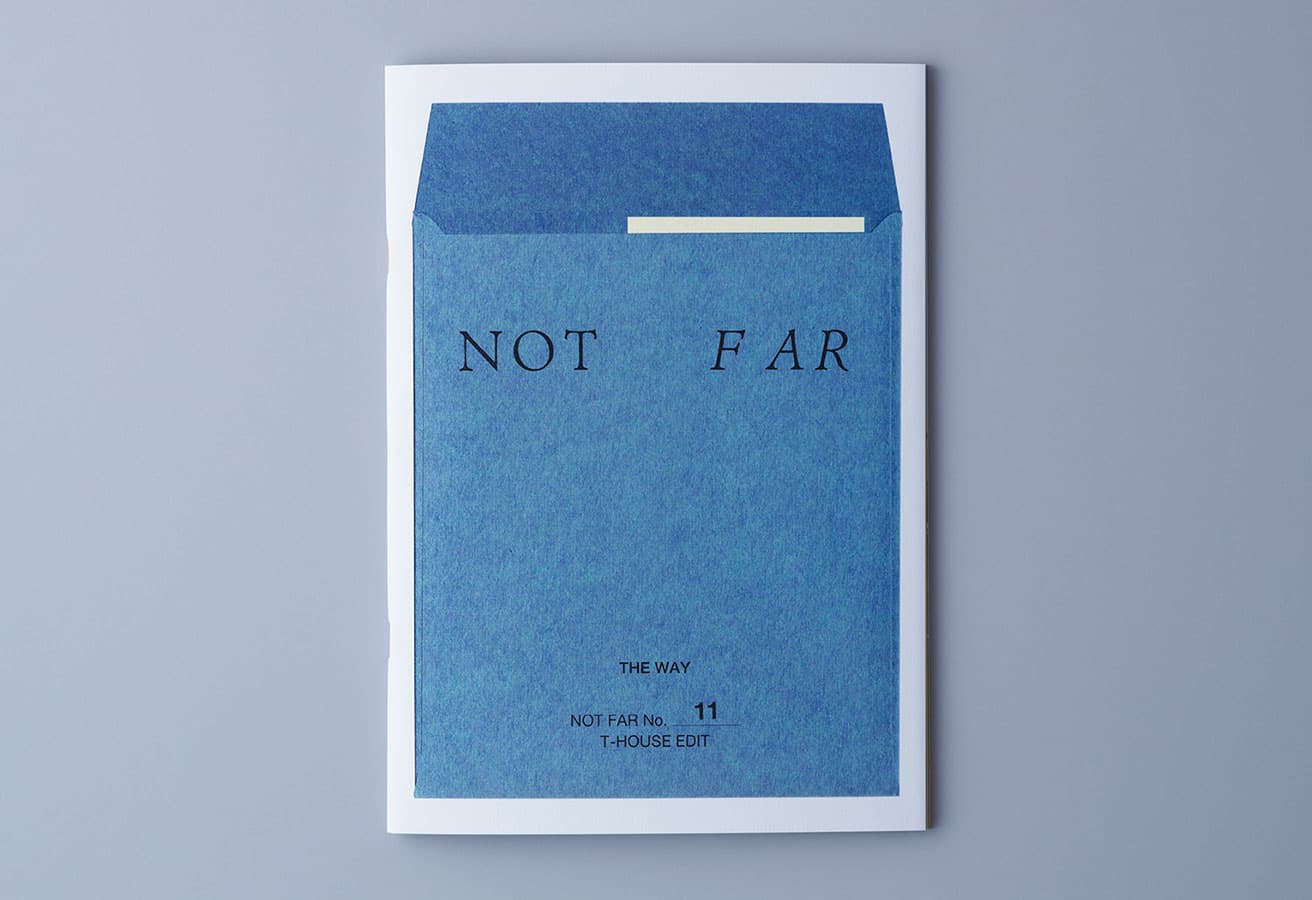 『NOT FAR #11』(通常版)の表紙。